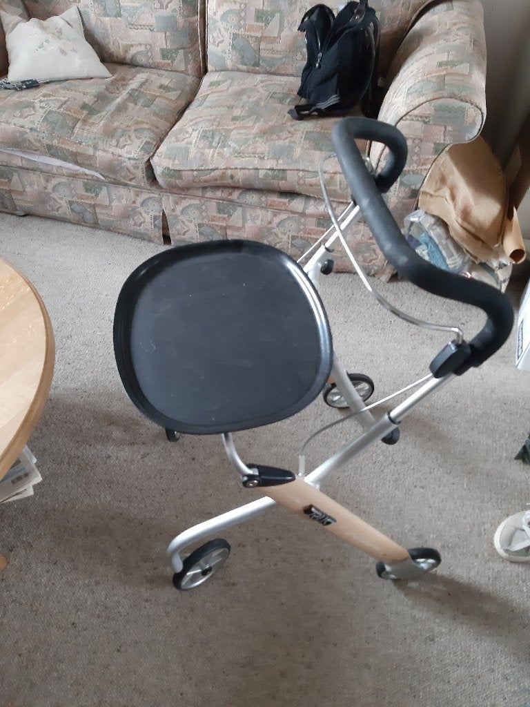 Ligtgewicht rollator Indoor - voor gebruik in huis, Ophalen, Lichtgewicht, Zo goed als nieuw