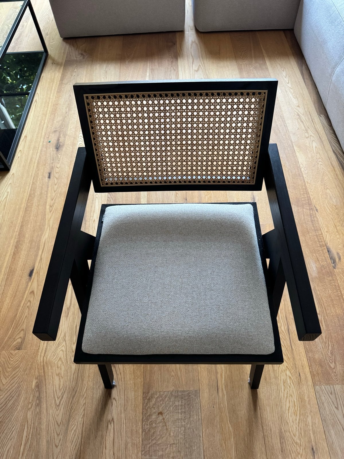 Sklum stoel met rotan patroon, Ophalen, Twee, Zwart, Zo goed als nieuw