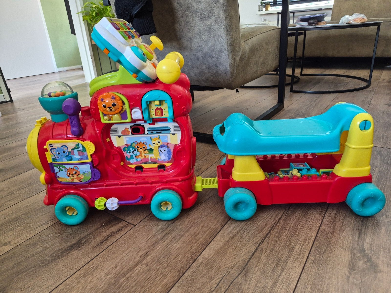 VTech Rijd & Leer Letterlocomotief met aanhanger, Kinderen en Baby's, Speelgoed | Vtech, Ophalen