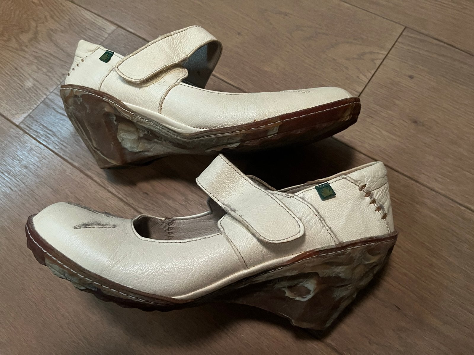 El Naturalista schoenen maat 39, Kleding | Dames, Schoenen, Ophalen of Verzenden, Zo goed als nieuw, Beige, Schoenen met lage hakken