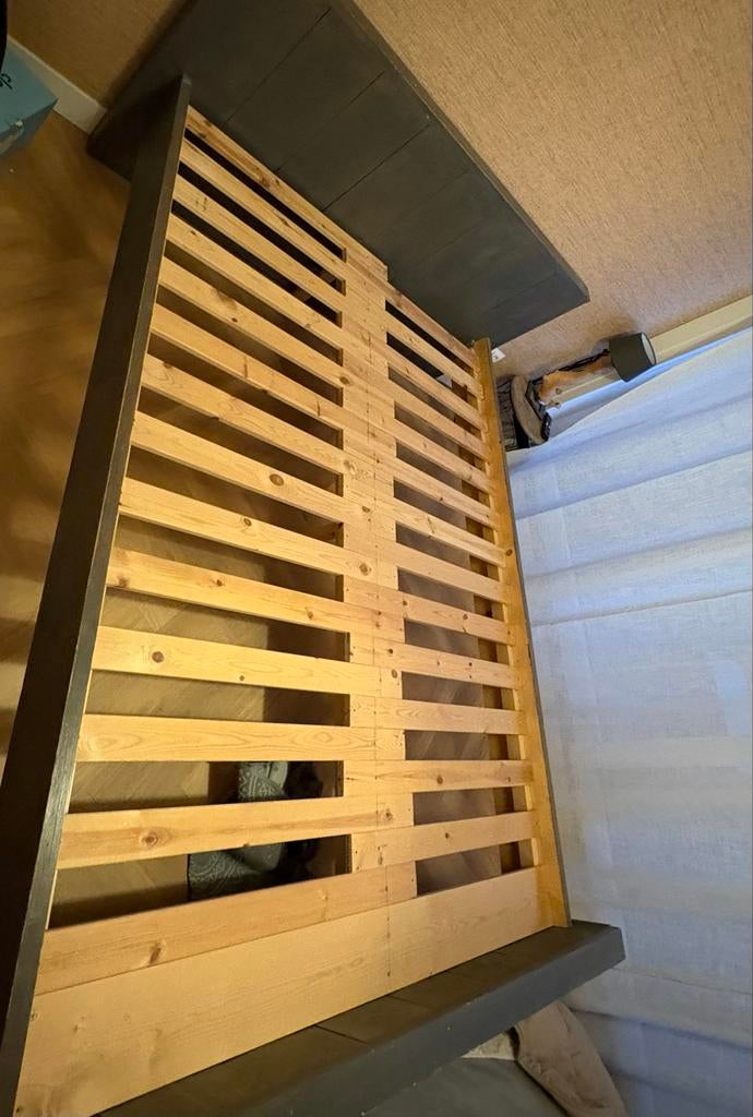 Grijs houten bed 140x200, Ophalen, Gebruikt, Tweepersoons, 140 cm