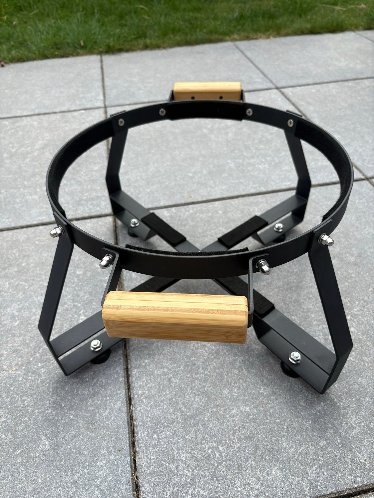 Nieuw Kamado onderstel 15 inch - 38,7 cm diameter, Tuin en Terras, Ophalen of Verzenden, Nieuw