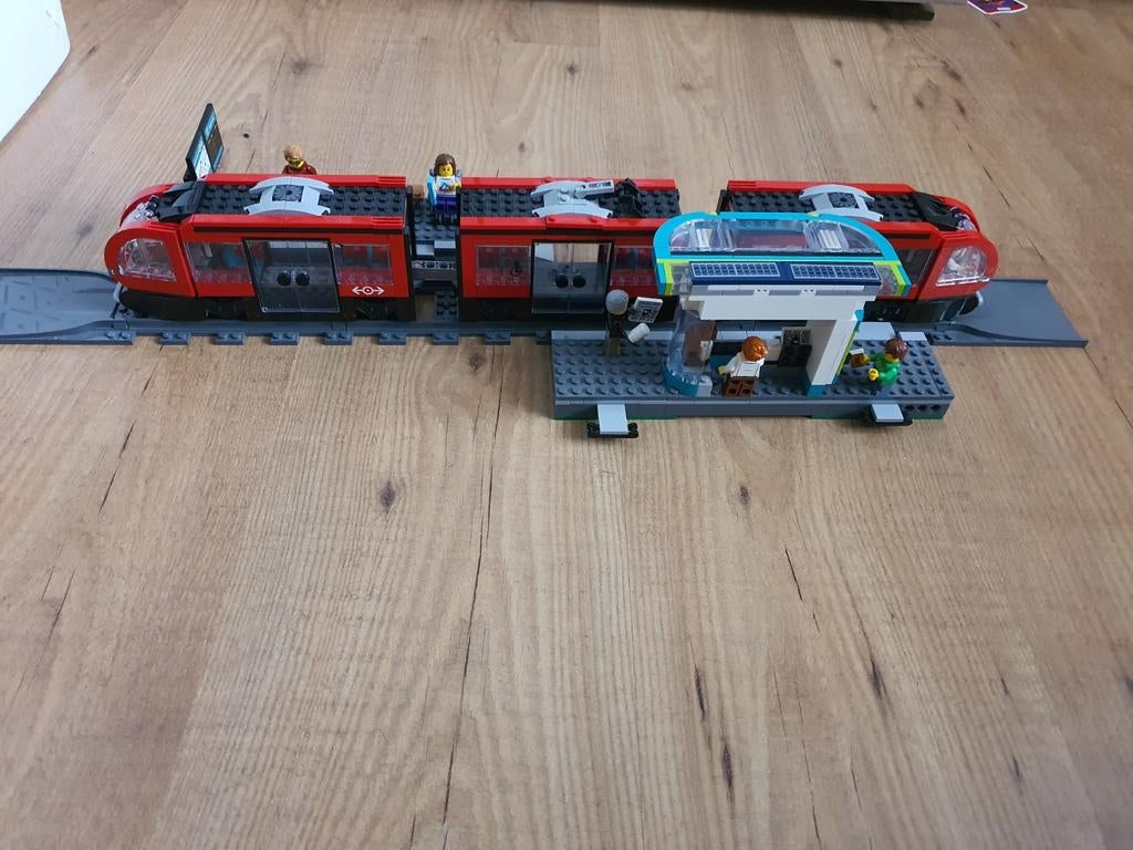 Lego City Passagierstrein met station, Inclusief minifiguren, Lego, Ophalen of Verzenden, Complete set