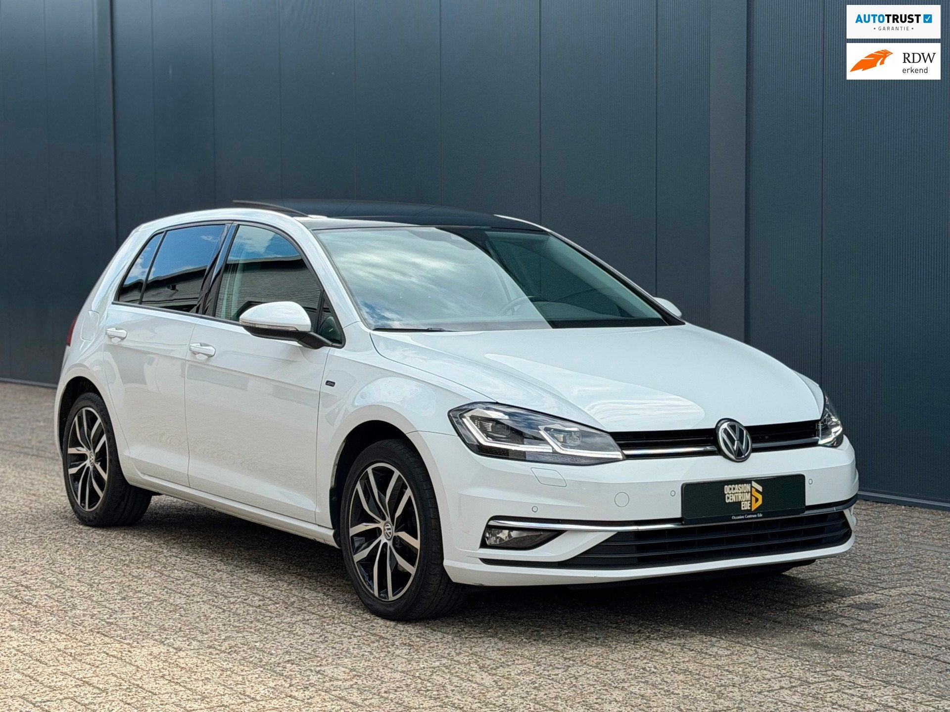 Volkswagen Golf 1.5 TSI Highline | Pano | Automaat | 7.5 |, Euro 6, 4 cilinders, 150 pk, Wit