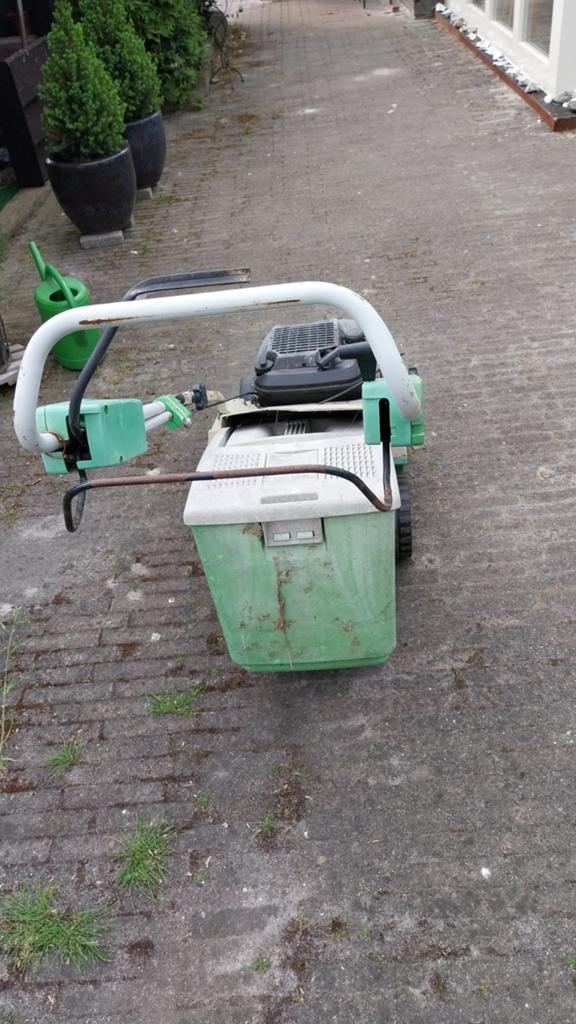 Viking grasmaaier - start moeizaam, maait goed, Ophalen of Verzenden