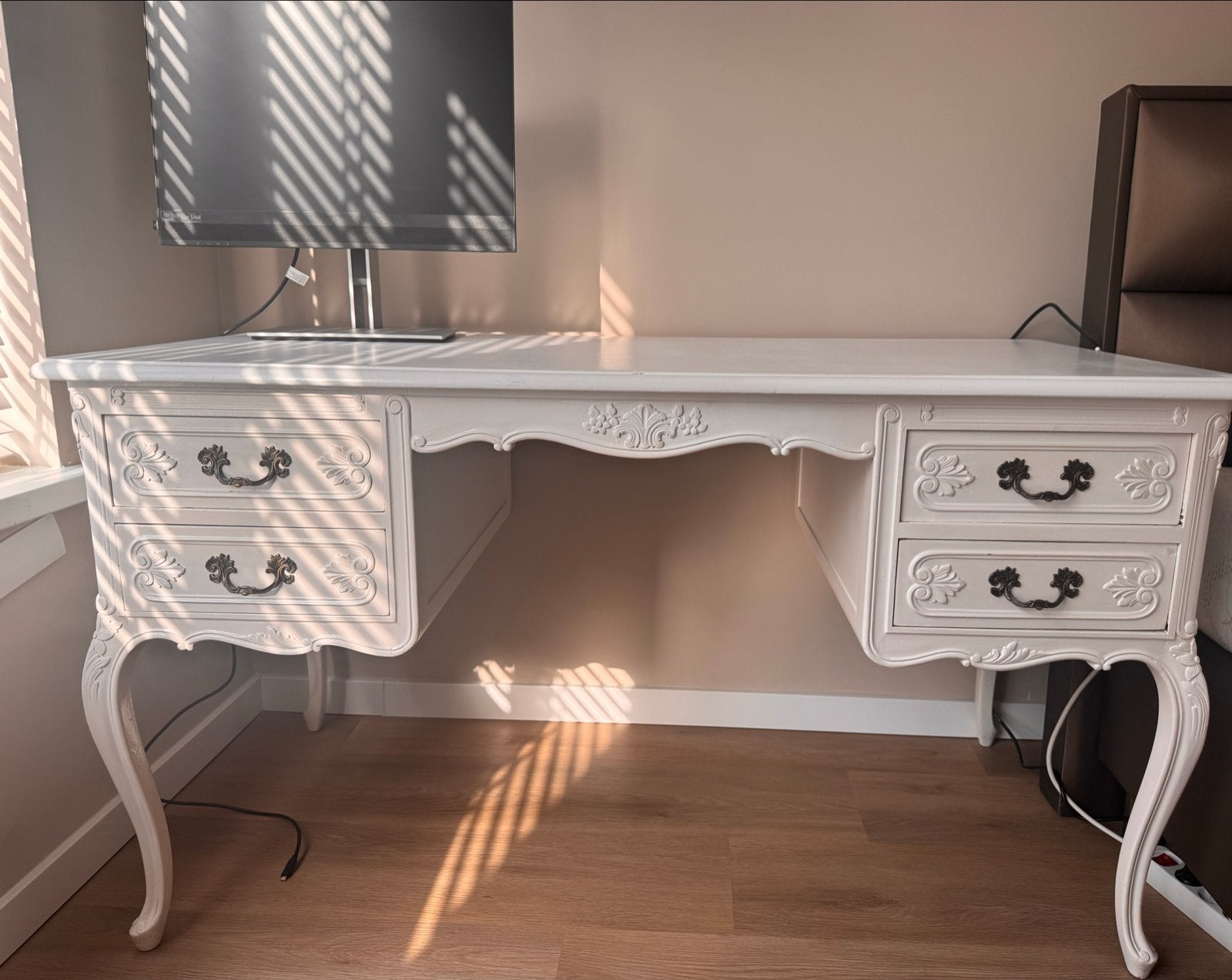 Anieke Queen Ann bureau/make-up tafel kersenhout, Ophalen