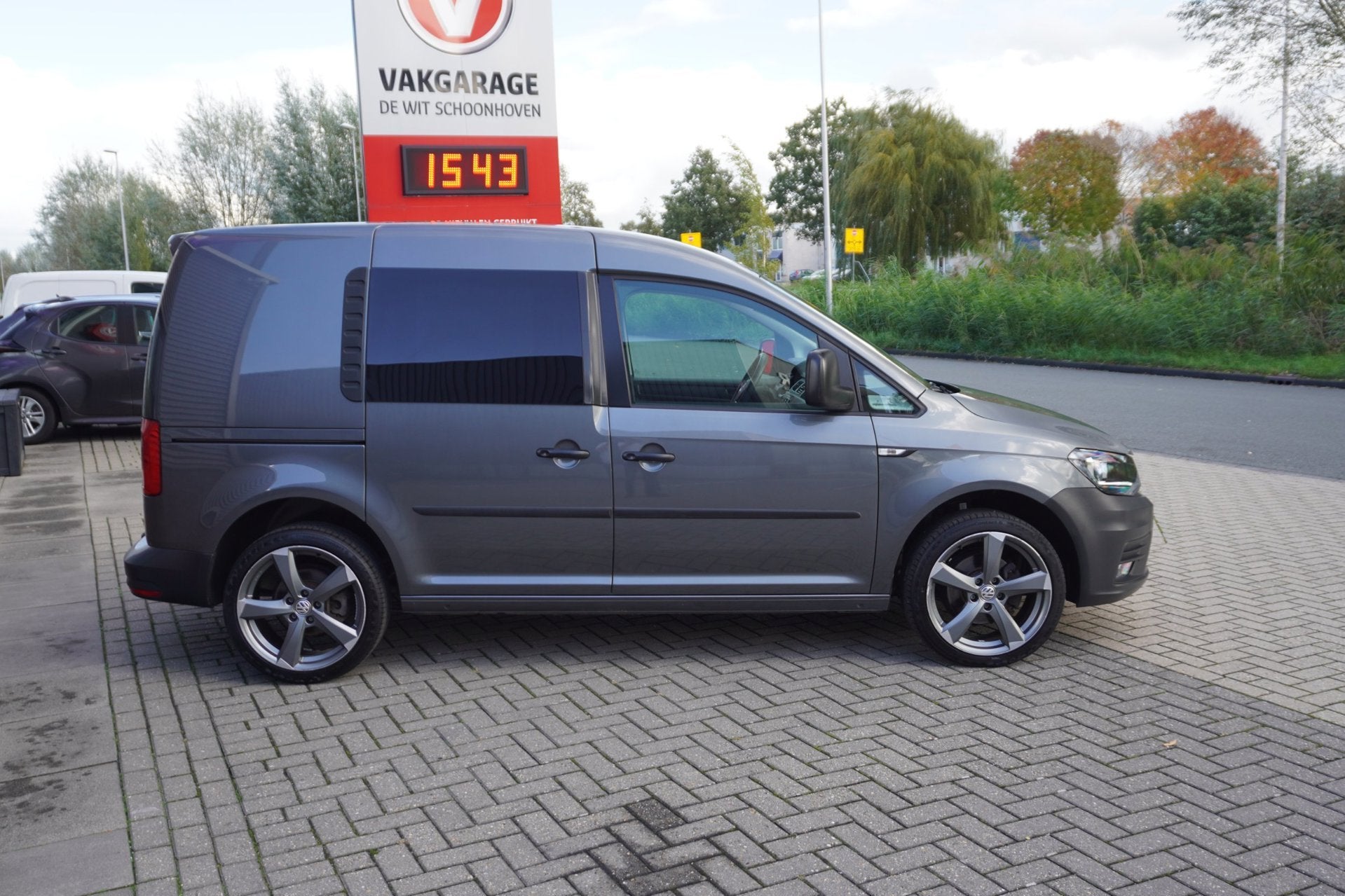 Volkswagen Caddy 1.6 TDI L1H1 Comfortline; Dubbele schuifdeu, Voorwielaandrijving, Euro 5, Stof, Gebruikt