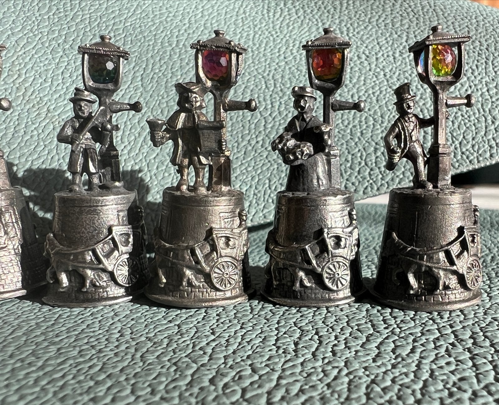 Set van 12 vintage tinnen vingerhoeden met lantaarnpalen, Ophalen of Verzenden