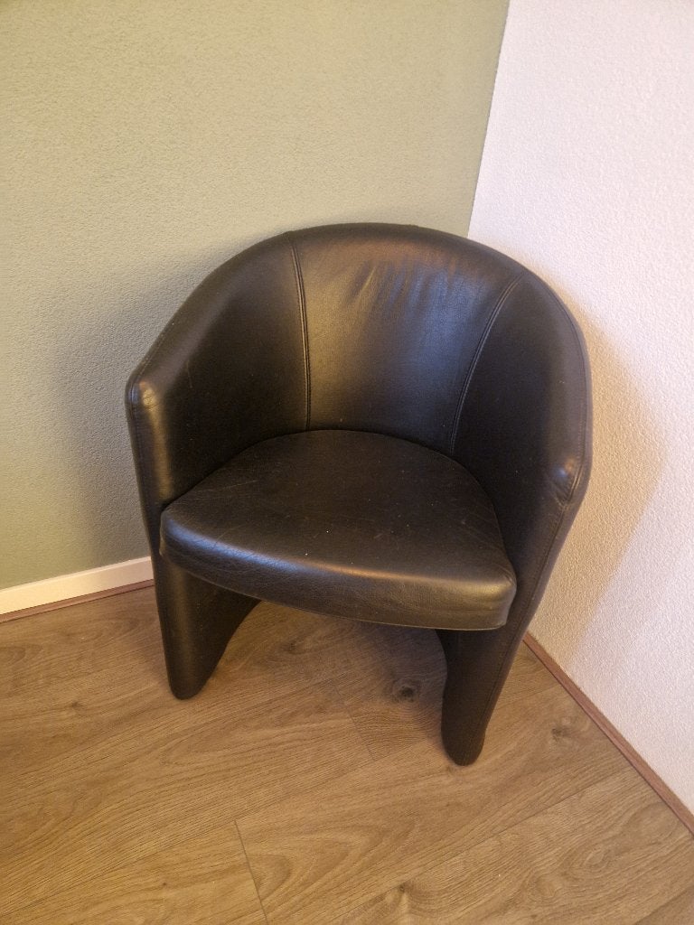 Zwarte kuipstoel, Ophalen, Gebruikt, Zwart, Eén