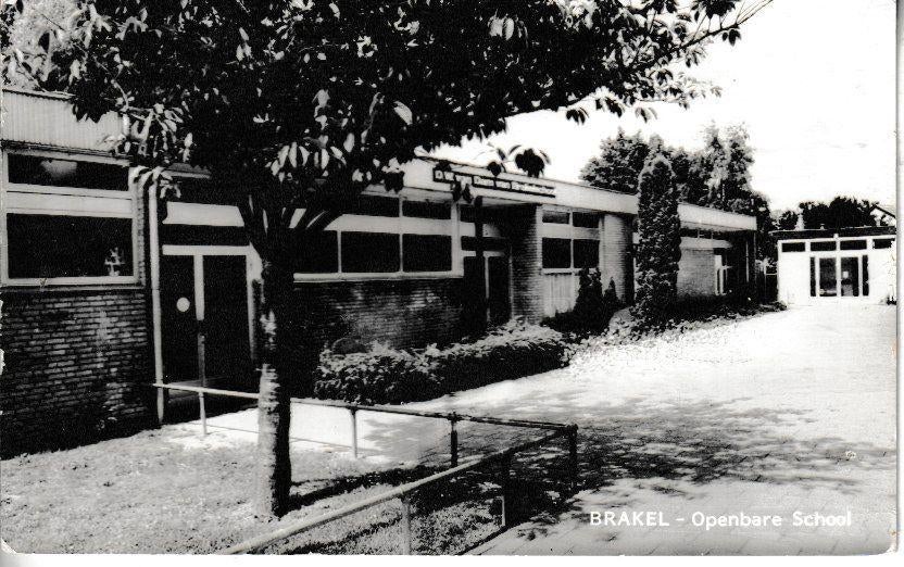 BRAKEL - OPENBARE SCHOOL, Verzamelen, Ansichtkaarten | Nederland, Ophalen of Verzenden, Gelopen, Gelderland