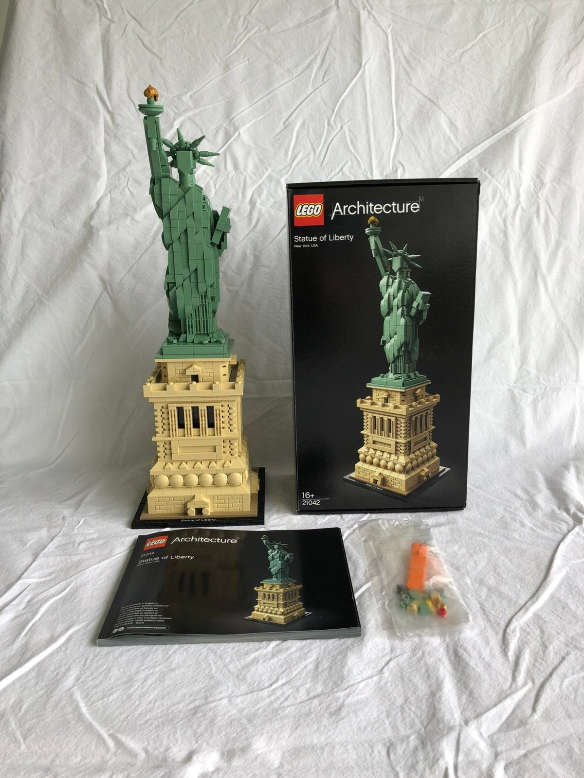 Lego Architecture 21042 - Vrijheidsbeeld - O62, Kinderen en Baby's, Speelgoed | Duplo en Lego, Zo goed als nieuw, Lego, Complete set