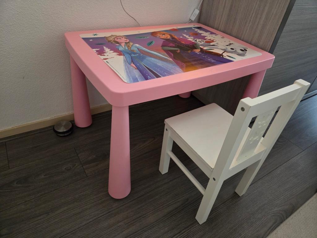 Ikea tafeltje kind roze, Kinderen en Baby's, Kinderkamer | Tafels en Stoelen, Ophalen, Zo goed als nieuw, Tafel(s) en Stoel(en)