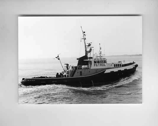 scheepvaart-foto-V 27-hoek van holland, Verzamelen, Ophalen of Verzenden, Zo goed als nieuw, Motorboot, Boek of Tijdschrift