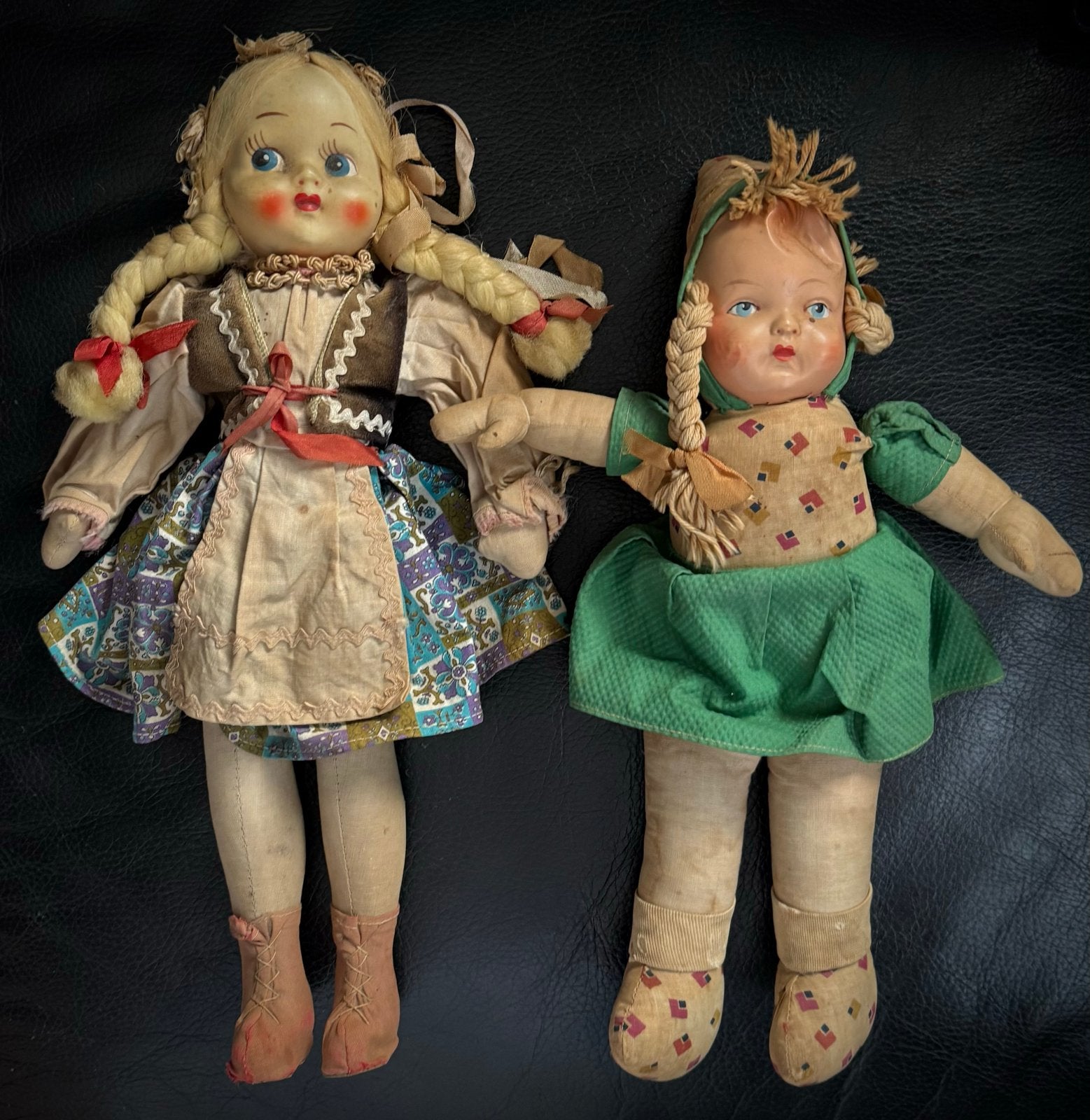 Twee vintage stoffen lijf poppen met celluloid gezichtjes, Verzamelen, Poppen, Ophalen of Verzenden, Gebruikt, Pop