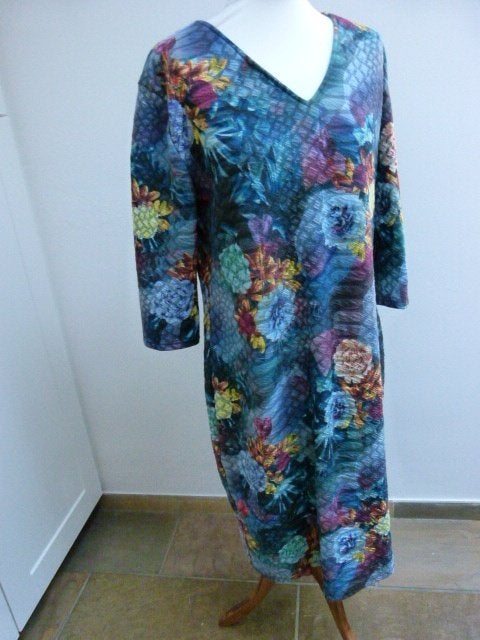 SRNDPTY jurk maat 48 XL met bloemen, Kleding | Dames, Overige kleuren, Jurk, Ophalen of Verzenden, Zo goed als nieuw