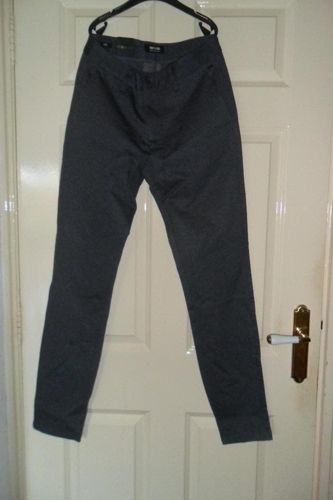 broek merk only &sons maat 30/34, Kleding | Heren, Broeken en Pantalons, Nieuw, Ophalen of Verzenden, Grijs, Maat 46 (S) of kleiner