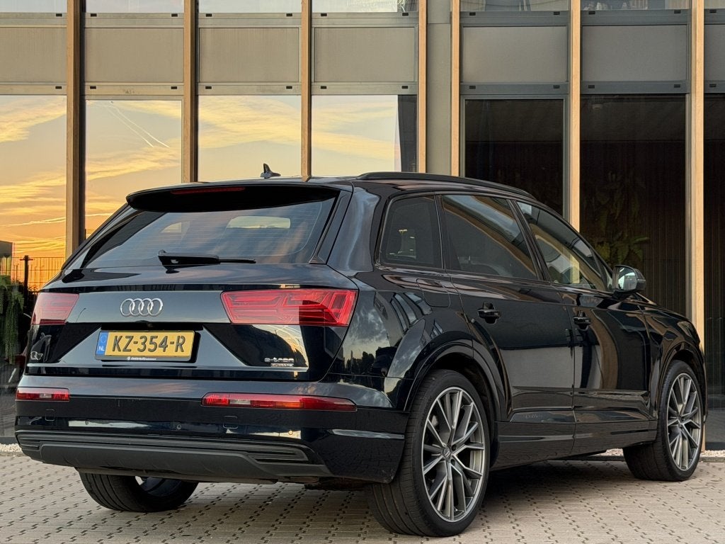 Audi Q7 3.0 TDI e-tron Quattro | Pano | Trekhaak | Luchtveri, Auto's, Dealer onderhouden, Gebruikt, Euro 6, Verwarmde buitenspiegels