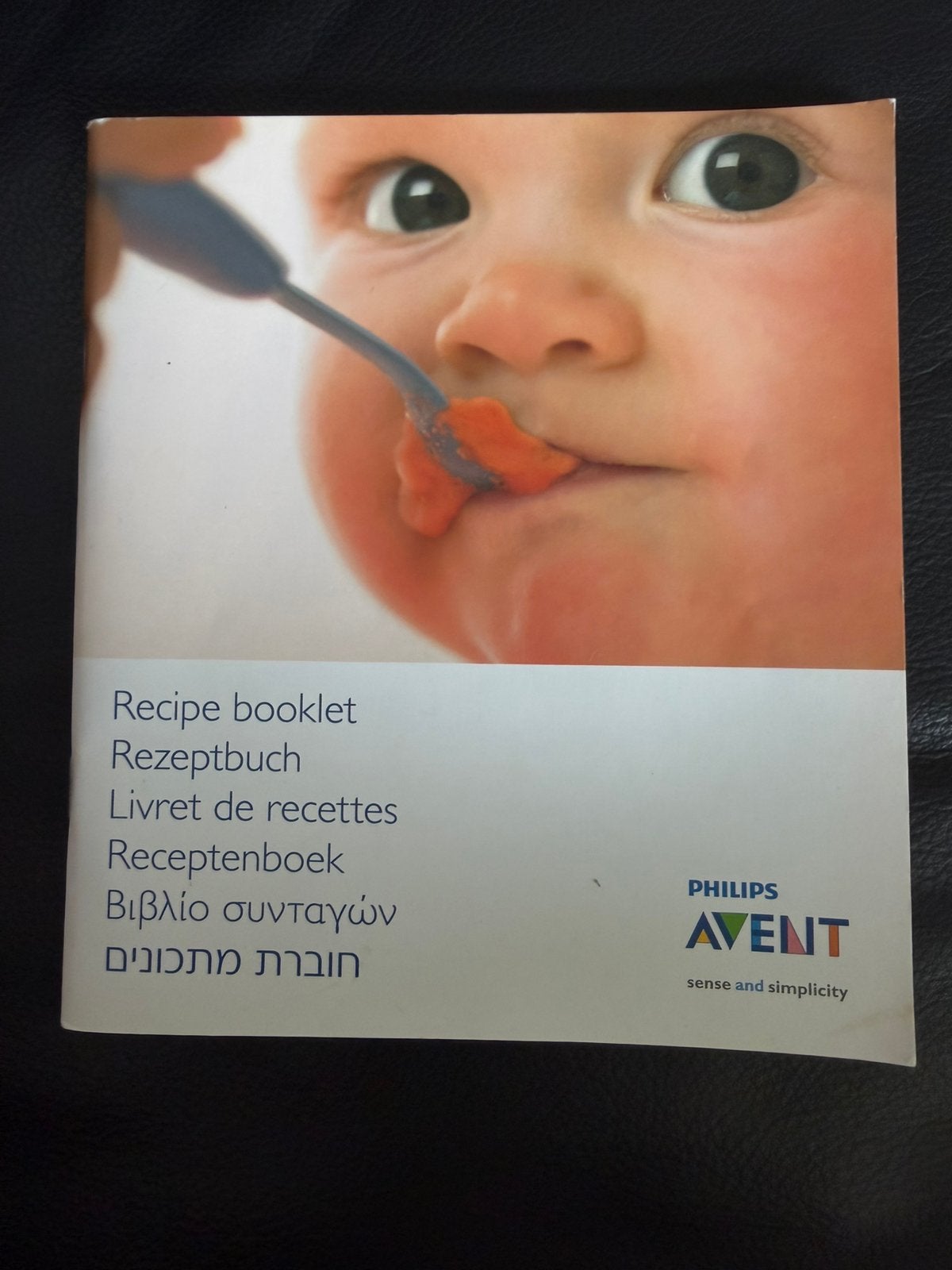 Philips Avent Receptenboekje - Babyvoeding in 6 Talen, Boeken, Voorgerechten en Soepen, Ophalen of Verzenden, Zo goed als nieuw