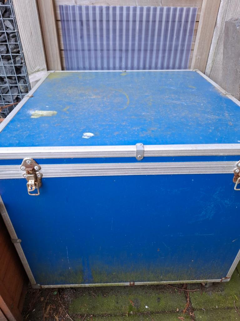 Stevige blauwe flightcase / opbergkist, Huis en Inrichting, Woonaccessoires | Kisten, Ophalen, Gebruikt, 50 tot 100 cm, 50 tot 75 cm
