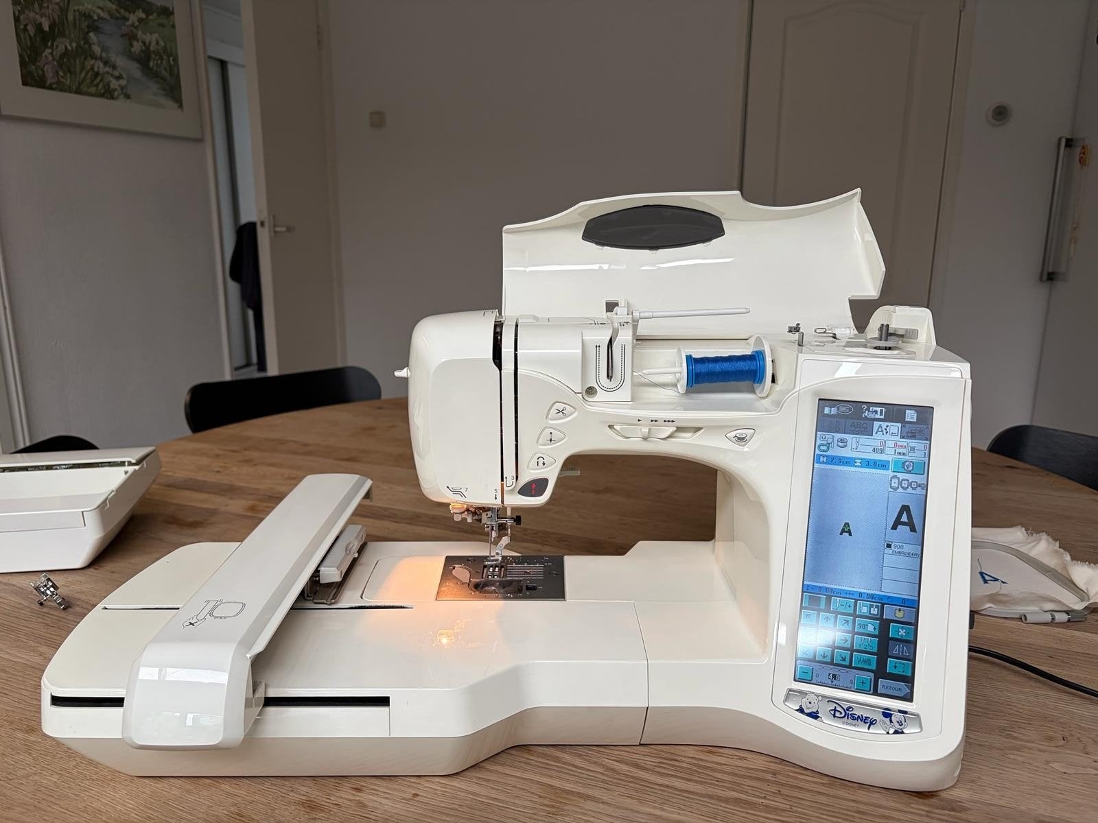 Brother 3100 Disney Borduurmachine, Ophalen, Zo goed als nieuw, Borduurmachine