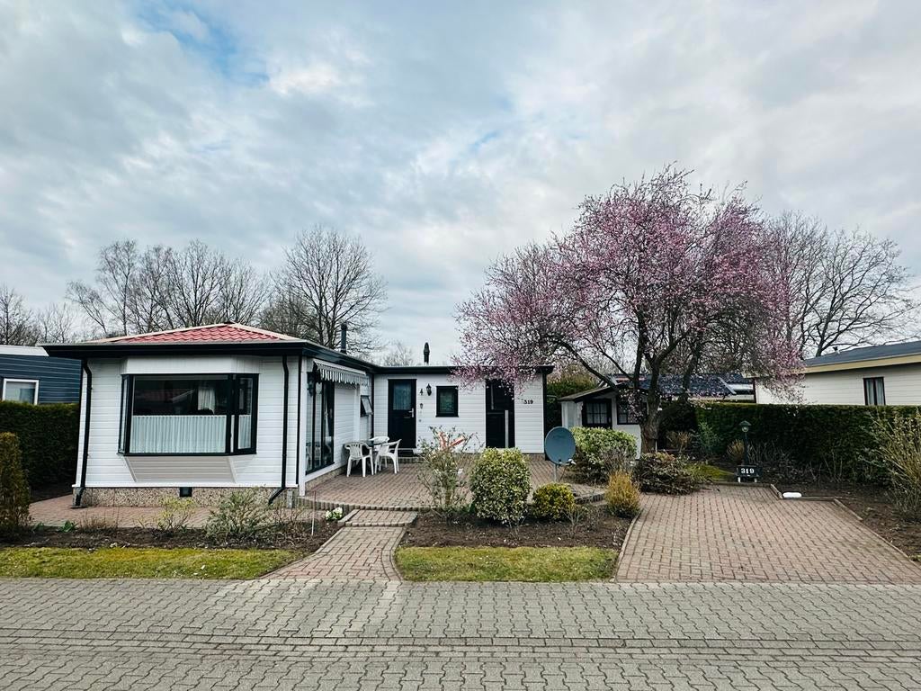 Chalet te koop!, Vakantie, Vakantiehuizen | Nederland, Drenthe, Chalet, Bungalow of Caravan, Recreatiepark, In bos, 2 slaapkamers