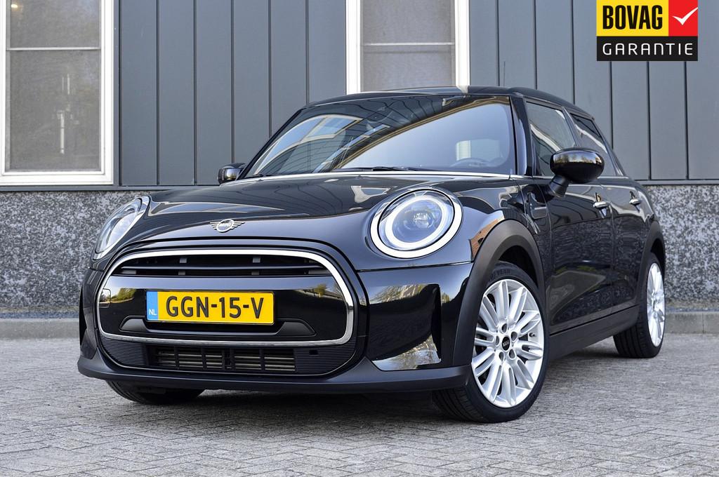 MINI Mini 1.5 Cooper Camden Plus Edition Rijklaarprijs-Garan, Auto's, Mini, 12 maanden, 136 pk, Gebruikt, Zwart