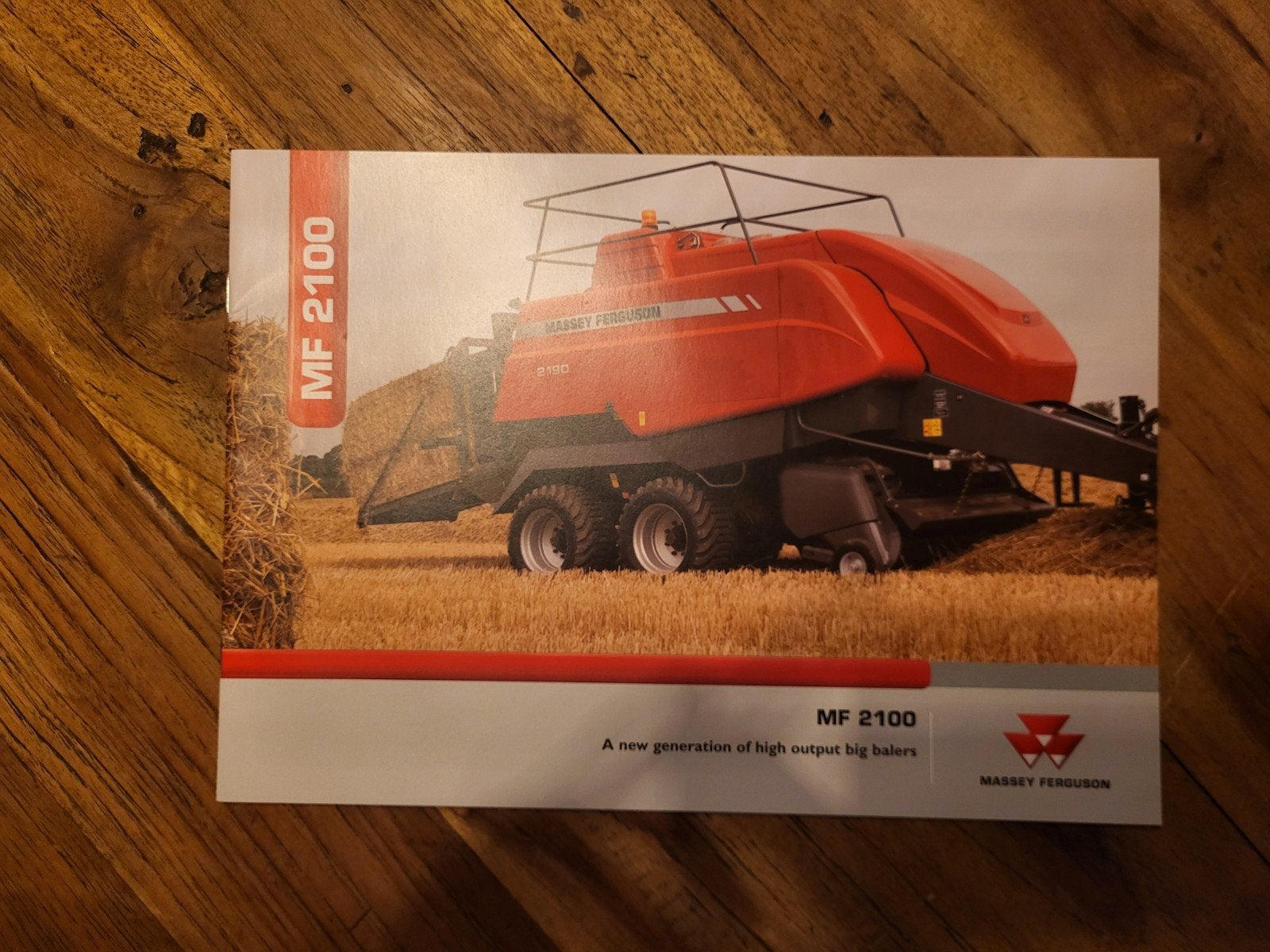 tractor folder Massey Ferguson 2100, Boeken, Ophalen of Verzenden, Zo goed als nieuw