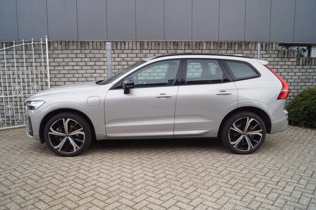 Volvo XC60 2.0 T8 Plug-in hybrid AWD Plus Dark € 48.450,00, Automaat, Gebruikt, Euro 6, 4 cilinders