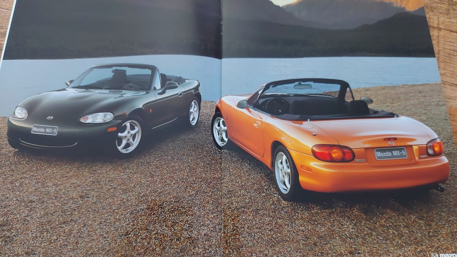 1998 keurige Mazda MX-5 cabriolet folder + specificaties NL, Boeken, Ophalen of Verzenden, Zo goed als nieuw, Mazda