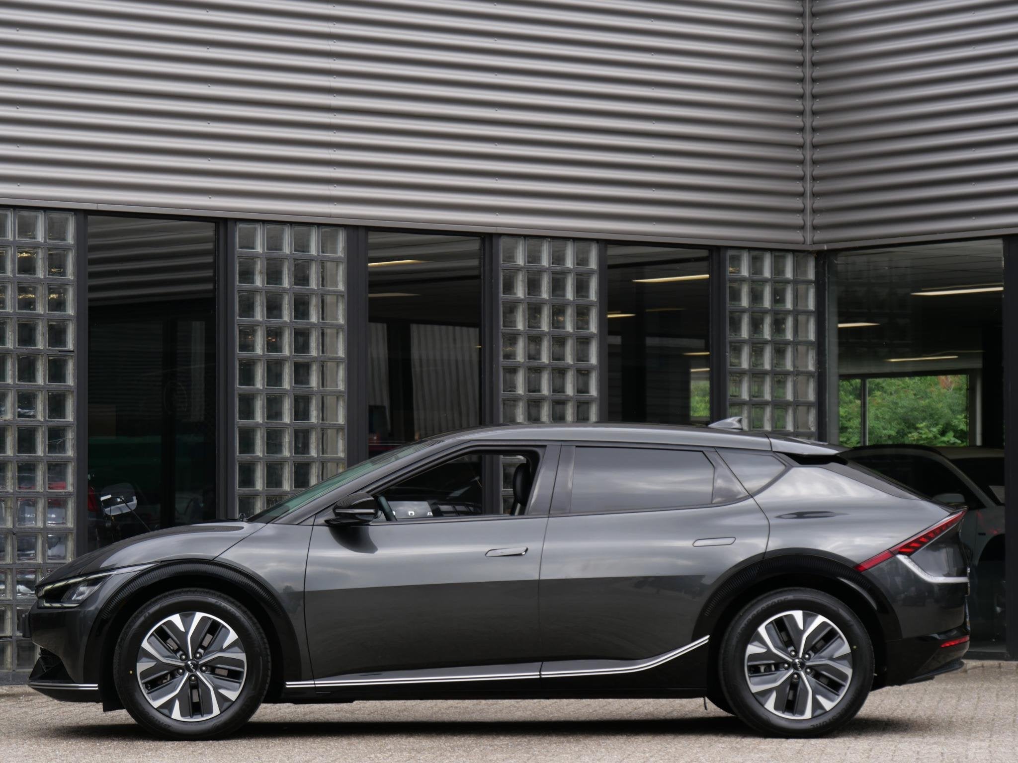 Kia EV6 PLUS 77.4 kWh/ LEER/ ELEKT. KLEP/ AFN. TREKHAAK/ NL-, Auto's, Kia, Automaat, 228 pk, Achterwielaandrijving, Gebruikt