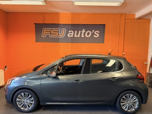 Foto 2 van Peugeot 208 1.2 PURETECH / AUTOMAAT / 5 DEURS / ALLURE!