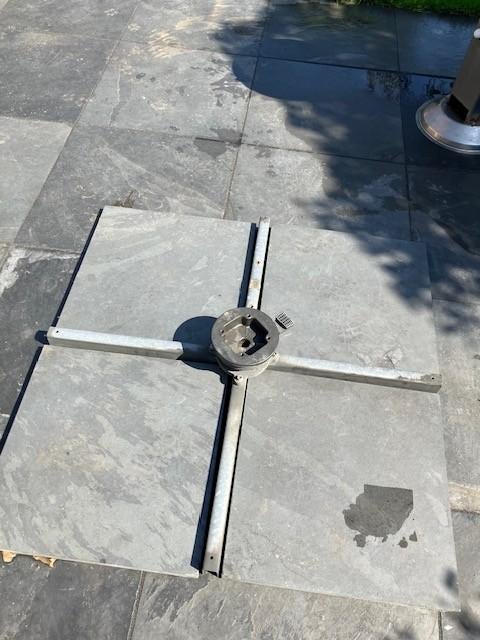Parasol Kruisvoet met Draaischijf, Ophalen, Gebruikt, Minder dan 1 meter, Overige typen