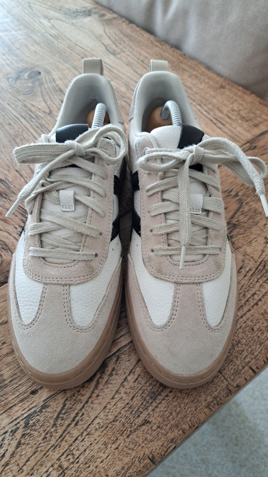 Z.g.a.n. beige leren sneakers van Esprit maat 38/ 38,5, Beige, Ophalen of Verzenden, Esprit, Sneakers of Gympen