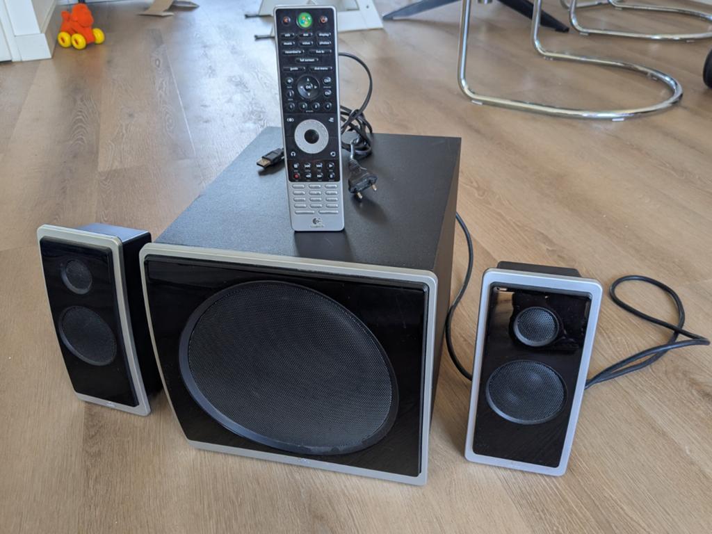 Logitech Z-cinema USB speakers 2.1 met afstandsbediening, Computers en Software, Pc speakers, Gebruikt, Audiokanaal 2.1, Ophalen