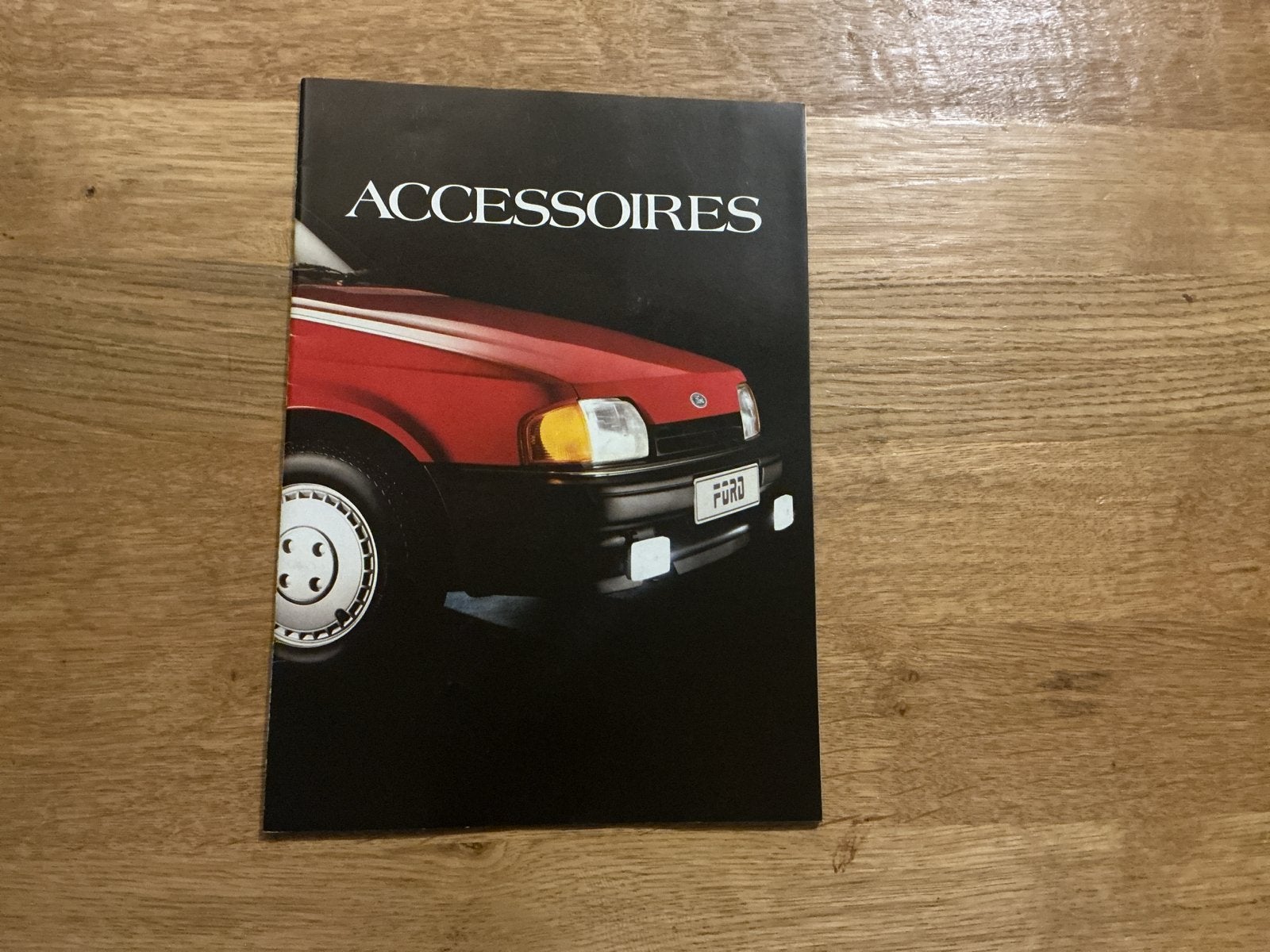 Ford Accessoires Catalogus - Jaren '80, Ophalen of Verzenden, Gelezen, Ford