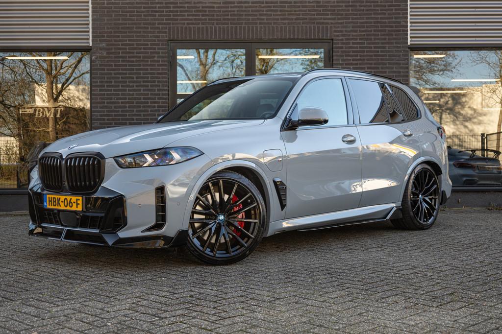 BMW X5 G05 xDrive50e M Sport / Pano / HK / Head-Up / Trekhaa, Gebruikt, 2395 kg, Met garantie (alle), Leder