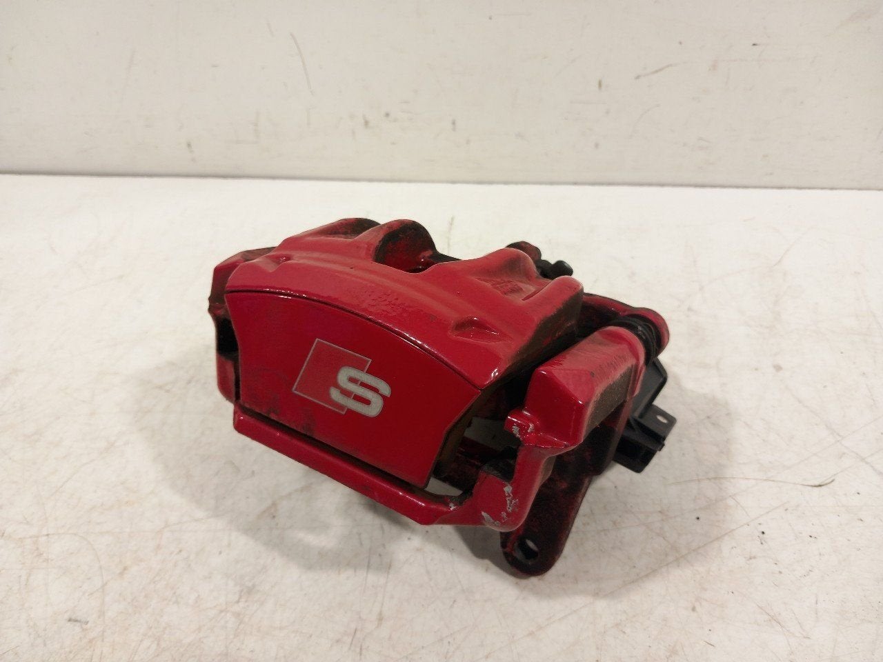 Remklauw links achter Audi SQ5, Onderdelen@venauto.nl, Van der Ven Autorecycling B.V., Gebruikt, Ettenseweg 76, 4706 PB Roosendaal, The Netherlands