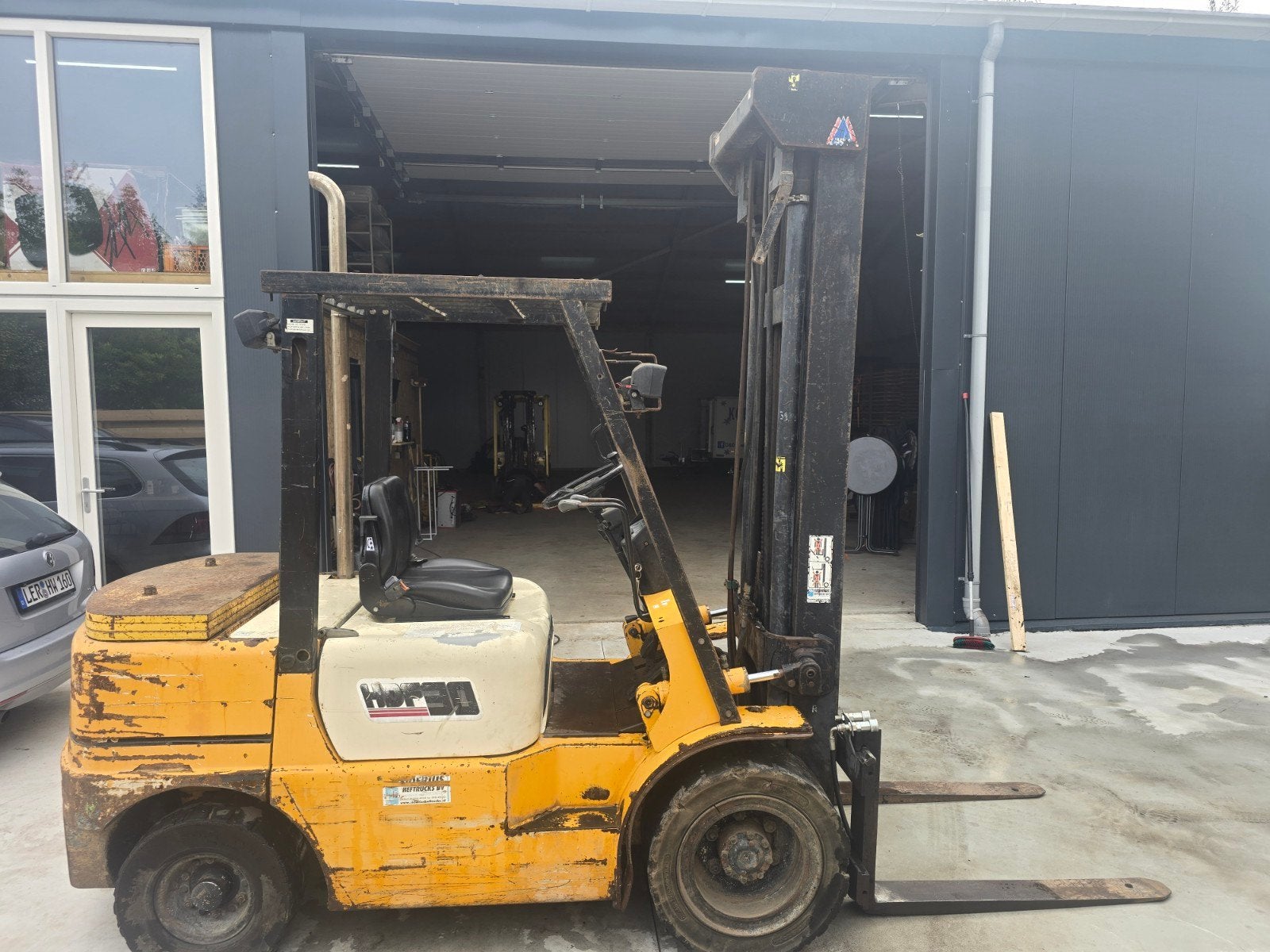 Halla HDF-30 Diesel Heftruck met extra functies, Diesel, Halla, Heftruck, Ophalen of Verzenden