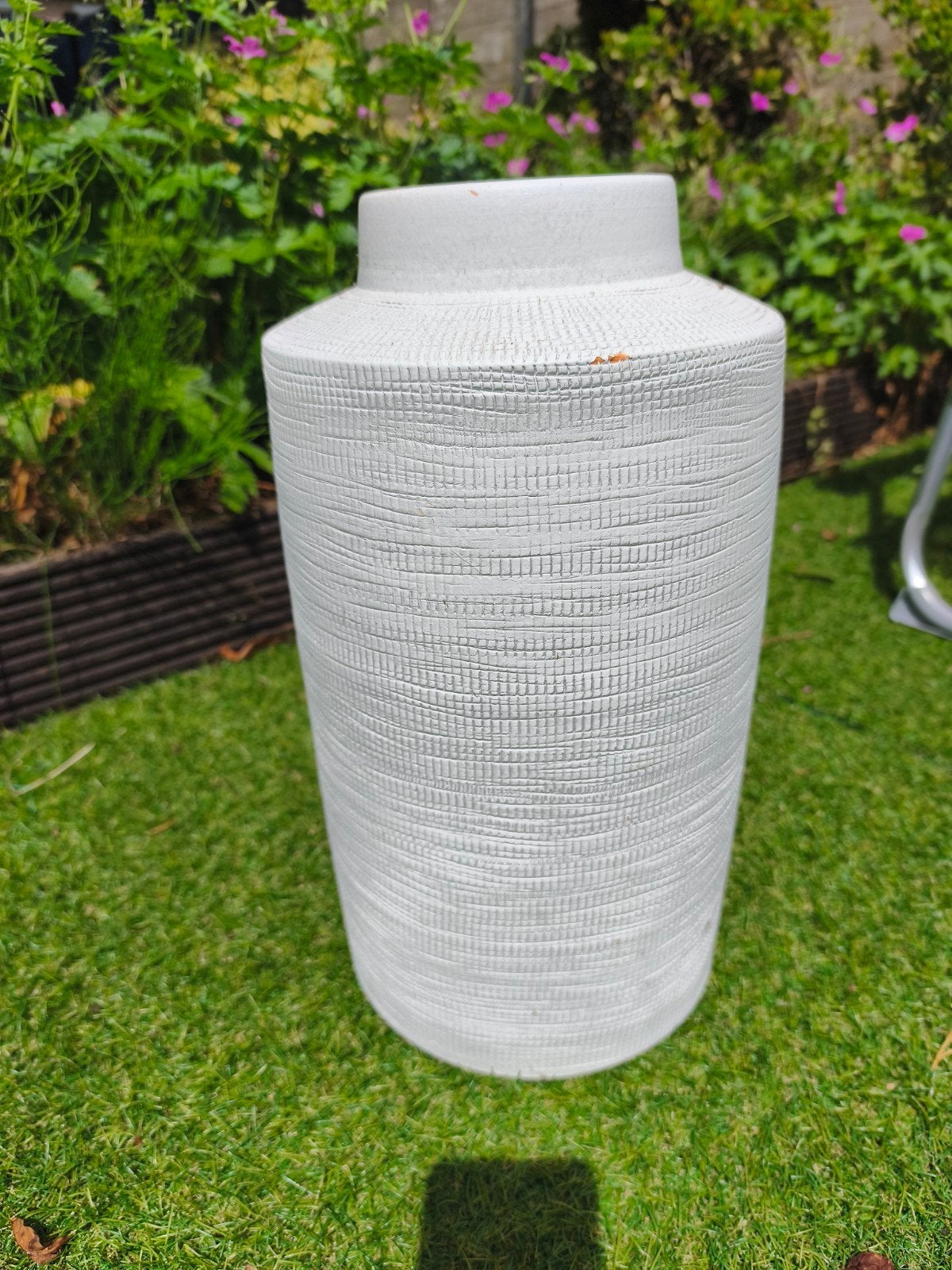Bela arte vaas - 43 cm hoog, wit met textuur, Ophalen of Verzenden