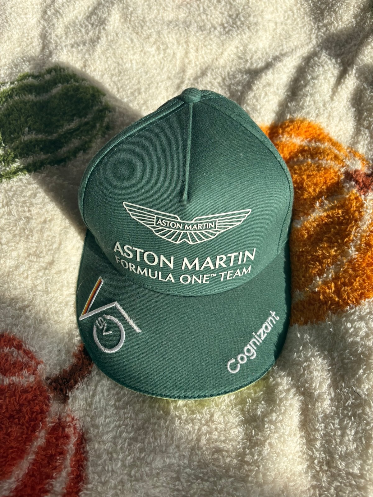 Sebastian vettel aston martin f1 pet, Ophalen of Verzenden, Zo goed als nieuw