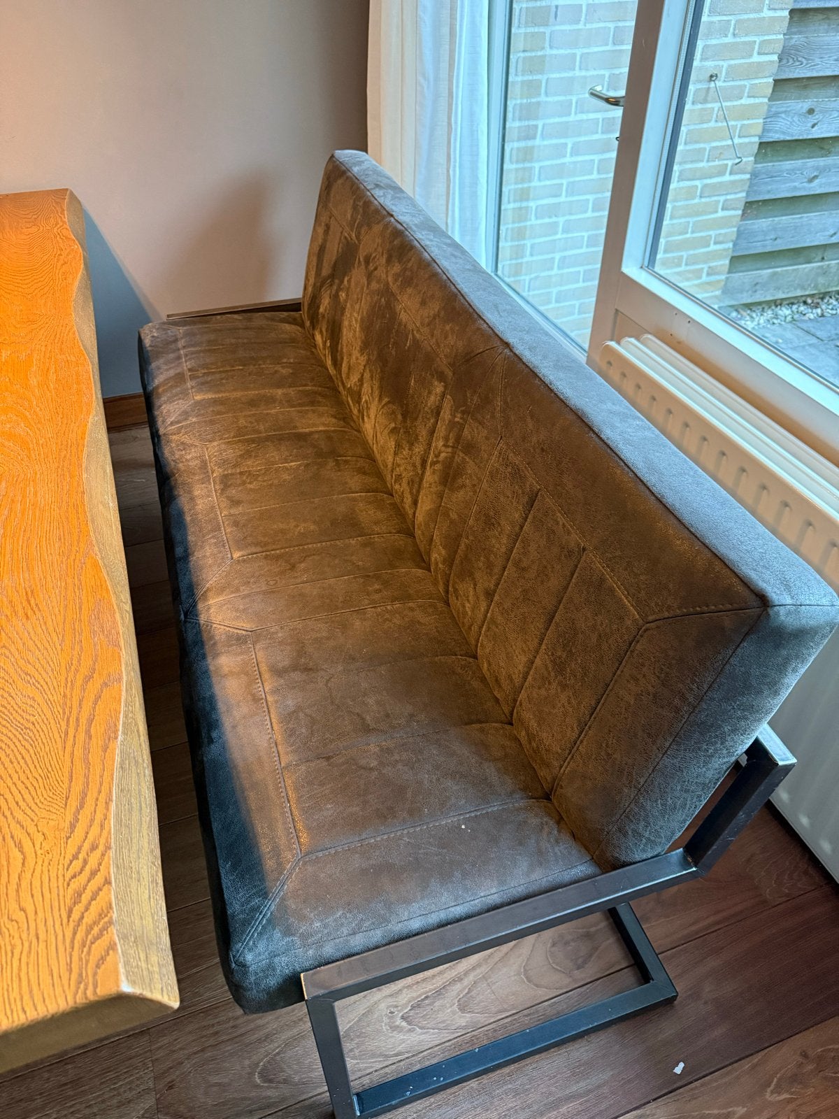 boomstam eettafel Gardo + 3 Contiro stoelen en Contiro bank, Ophalen, 100 tot 150 cm, Eikenhout, 200 cm of meer