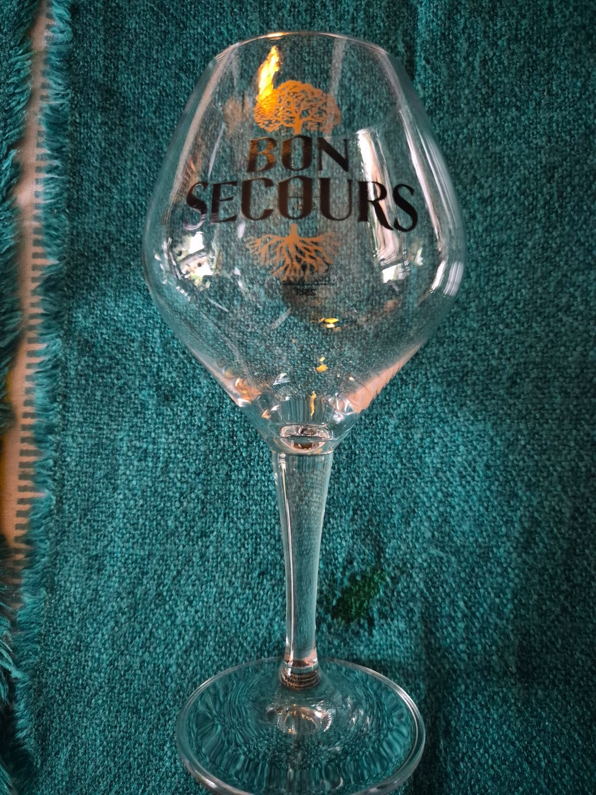 Bon Secours bierglas op hoge voet - Limburgse brouwerij, Ophalen of Verzenden, Overige merken, Glas, Overige typen