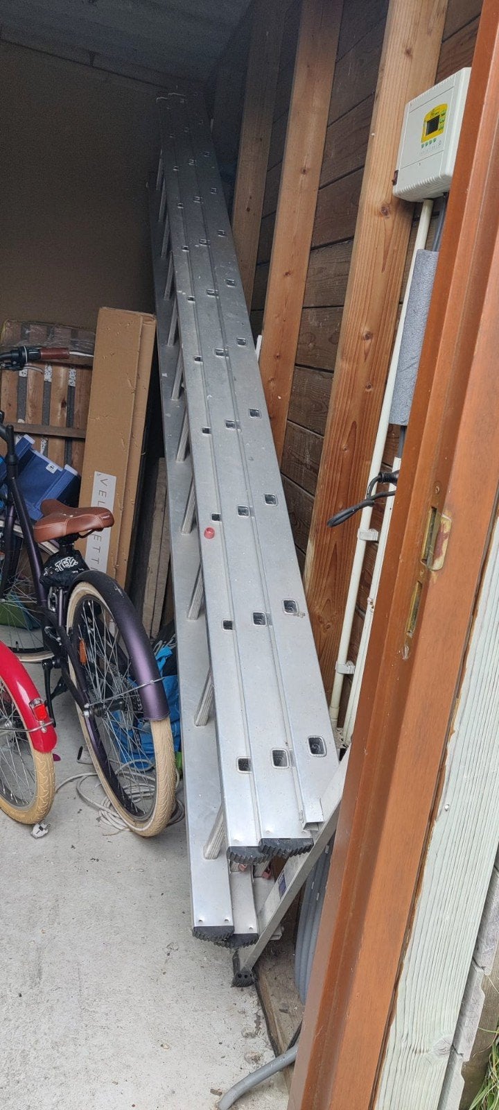 Altrex ladder 3x12 met muurafhouders - Uitstekende staat, Doe-het-zelf en Verbouw, Ladders en Trappen, Ophalen