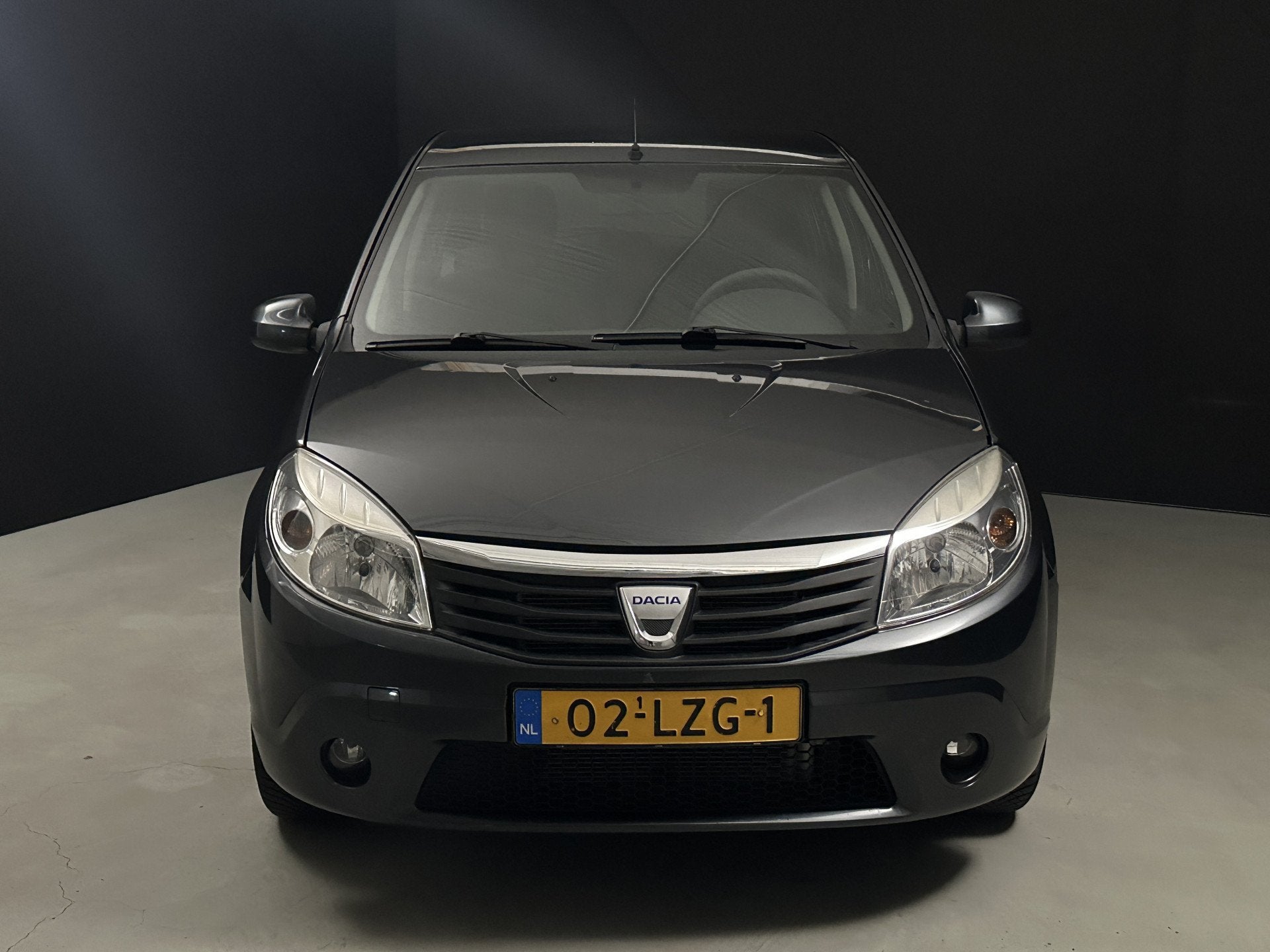 Dacia Sandero 1.4 Lauréate LPG *AC* (bj 2010), Auto's, Voorwielaandrijving, Gebruikt, 4 cilinders, Origineel Nederlands