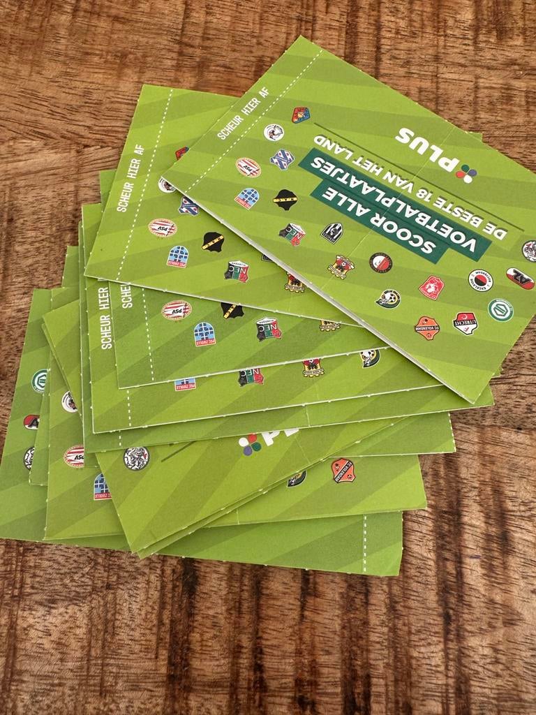 11 pakjes PLUS voetbalplaatjes De beste 18 van het land, Plus, Ophalen of Verzenden
