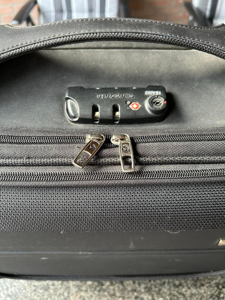 Samsonite reiskoffer met wieltjes en slot, Ophalen, Zo goed als nieuw