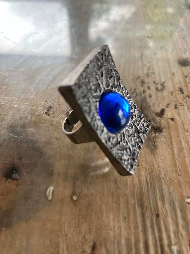 Vintage John Friese Denmark Pewter Ring met Blauwe Cabochon, Overige materialen, Blauw, Ophalen of Verzenden, Zo goed als nieuw