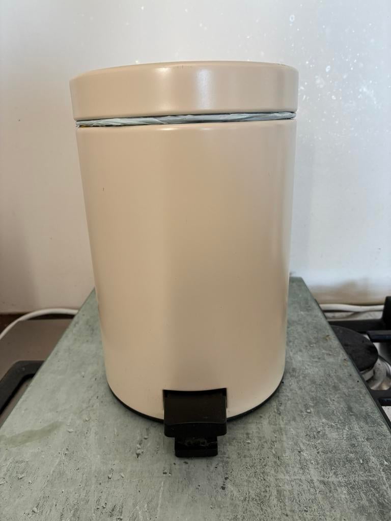 Kleine beige pedaalemmer van Brabantia, Ophalen, Zo goed als nieuw, Minder dan 10 liter, Metaal