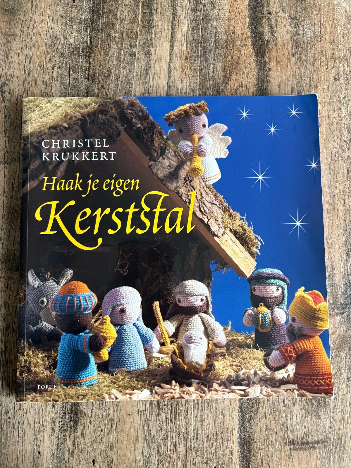 Haak je eigen Kerststal - Christel Krukkert, Ophalen of Verzenden, Zo goed als nieuw, Breien en Haken
