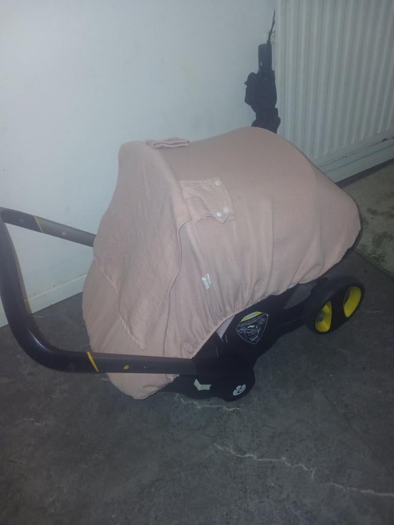 Doona 4-in-1 Stroller - Roze autostoel en kinderwagen, Overige merken, Gebruikt, Ophalen of Verzenden, Combiwagen